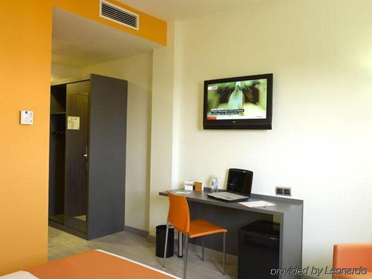 H2 Fuenlabrada Hotel Dalaman gambar