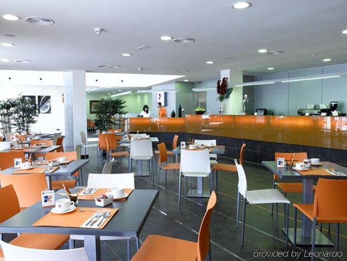 H2 Fuenlabrada Hotel Restoran gambar
